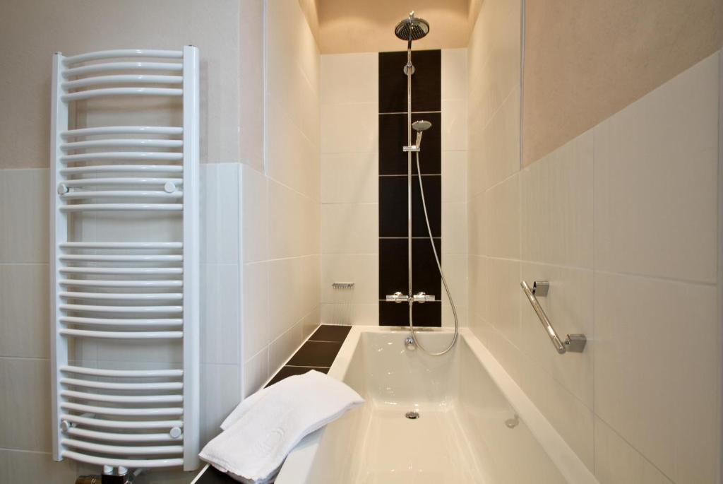Residenz Royal Aparthotel Гмюнд Стая снимка